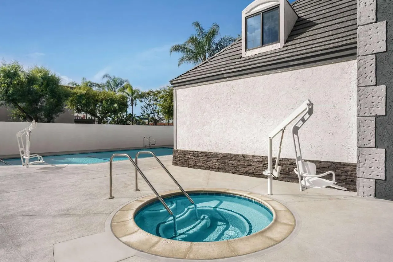 Hotel Ramada By Wyndham Anaheim Convention Center 2*,  Stati Uniti