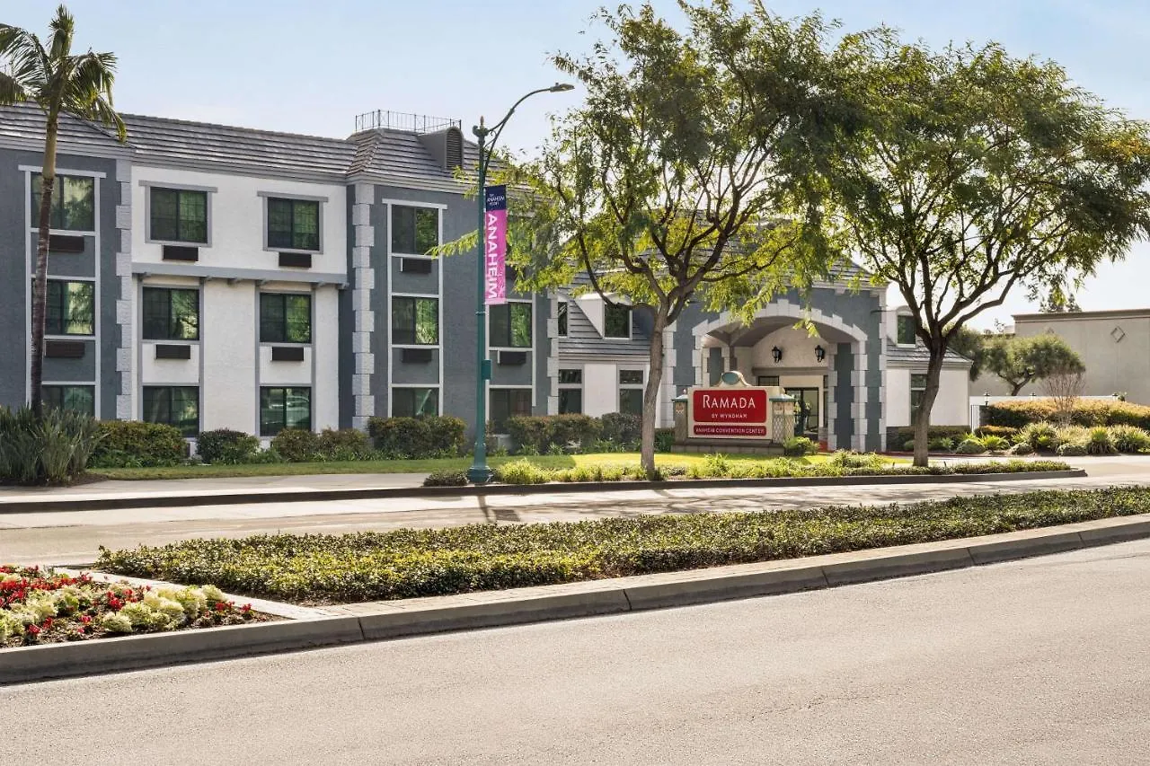 Hotel Ramada By Wyndham Anaheim Convention Center
