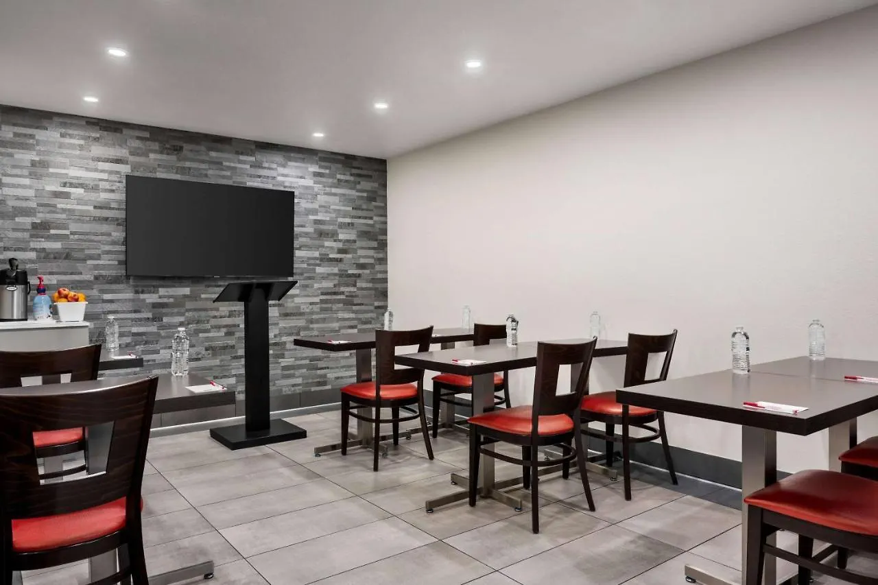Hotel Ramada By Wyndham Anaheim Convention Center